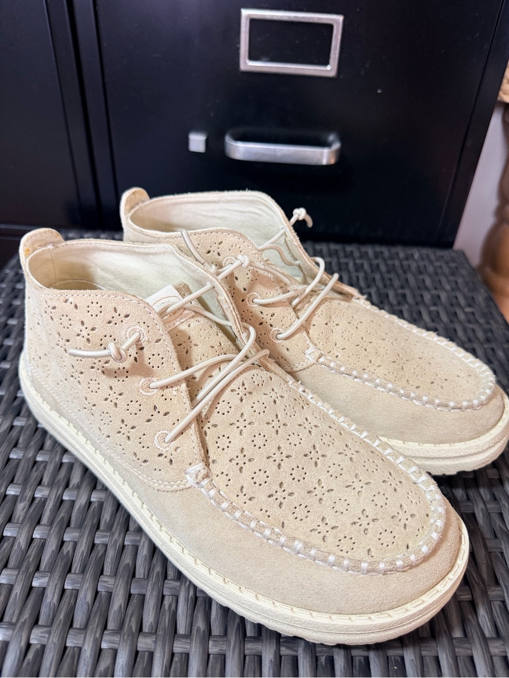 HEYDUDE Wendy Mid Suede Boho Ivory Comfort Shoes Women’s Size 9/ EU 40
